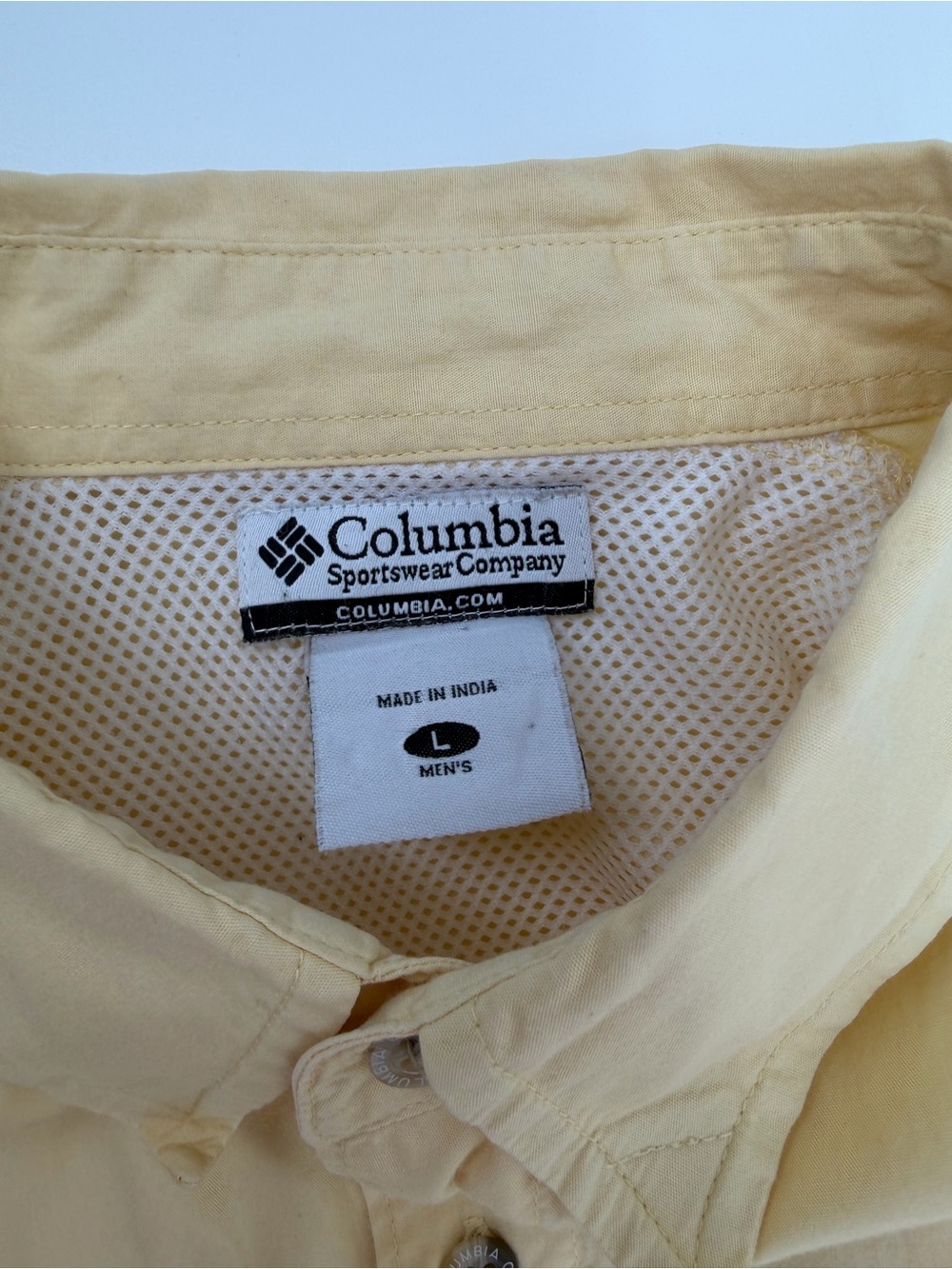 Columbia Men’s Short-Sleeve Button-Down Shirt in Pale Yellow - Picture 5 of 8